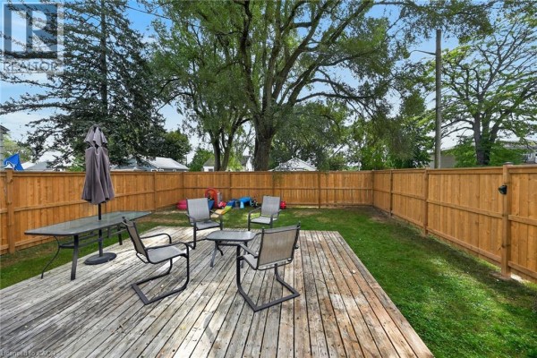 Laundry room - 82 Division Street, Brantford, ON N3S2P5 Photo 4