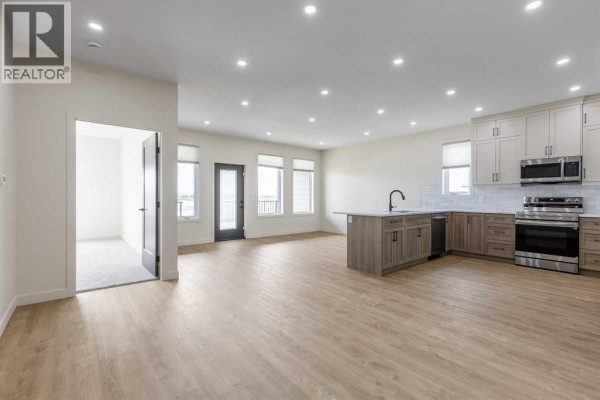 Pantry - 82 E 300 S, Raymond, AB T0K2S0 Photo 4