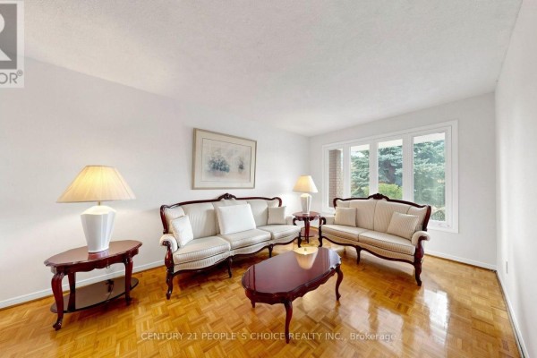82 Embassy Drive, Vaughan, ON L4L5A7 Photo 4