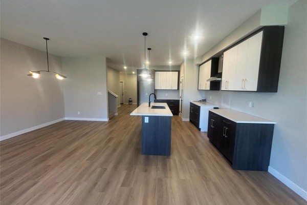 Family room - 82 Harvest Lane, St Adolphe, MB R5A0B3 Photo 3
