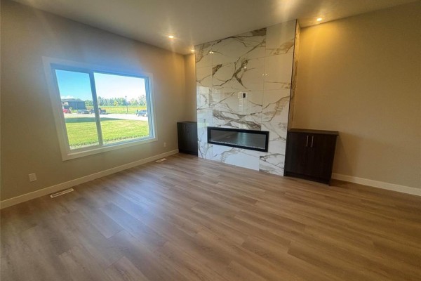 3pc Ensuite bath - 82 Harvest Lane, St Adolphe, MB R5A0B3 Photo 5