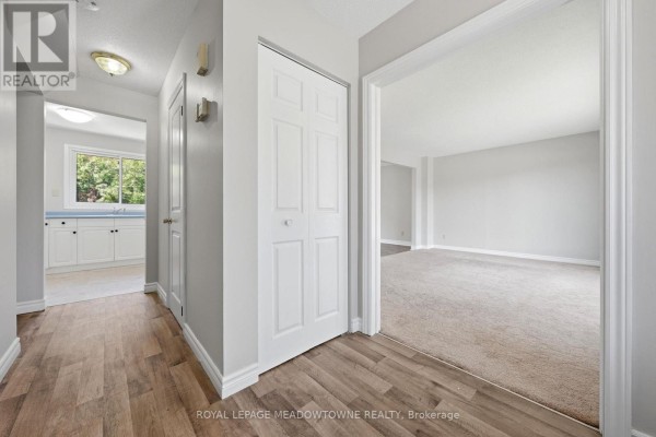 Bedroom 5 - 82 Maple Avenue, Halton Hills, ON L7G1X7 Photo 5
