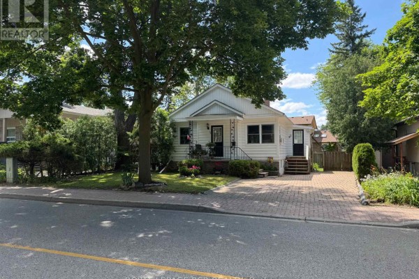 82 Mill Street, Richmond Hill, ON, photo 2