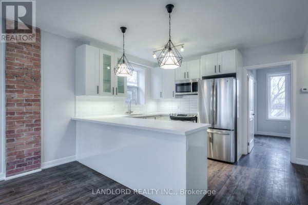 82 Parkway Avenue, Toronto, ON M6R1T5 Photo 4