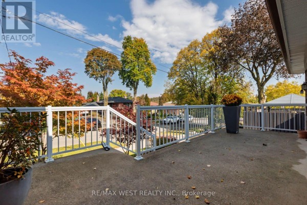 Foyer - 82 Renault Crescent, Toronto, ON M9P1J6 Photo 4