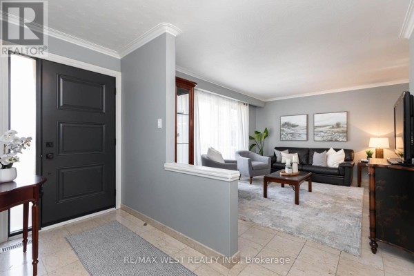 Kitchen - 82 Renault Crescent, Toronto, ON M9P1J6 Photo 5