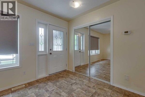 3pc Bathroom - 82 Ruttan Close, Red Deer, AB T4P3T2 Photo 4