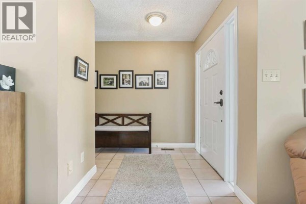 Dining room - 82 Sherwood Boulevard W, Lethbridge, AB T1K6E9 Photo 2