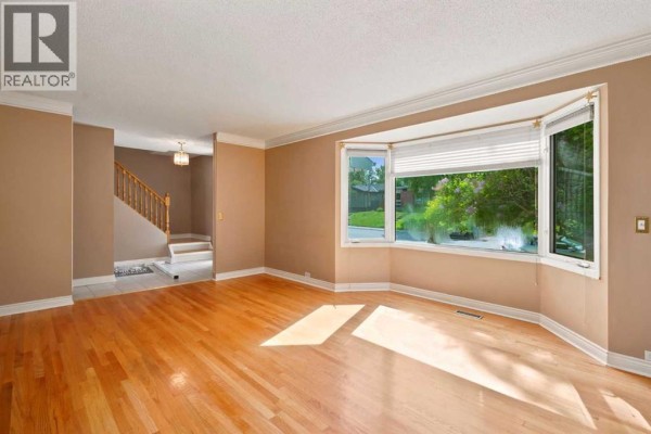 Foyer - 820 Canford Crescent Sw, Calgary, AB T2W1L2 Photo 4