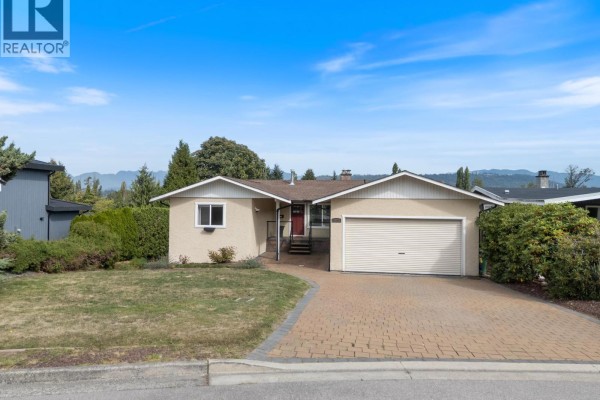 8200 Burnfield Crescent, Burnaby, BC V5E3W7 Photo 2