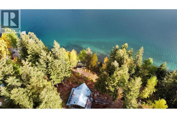 Kitchen - 8200 Gun Lake Road W, Gold Bridge, BC V0K1P0 Photo 5