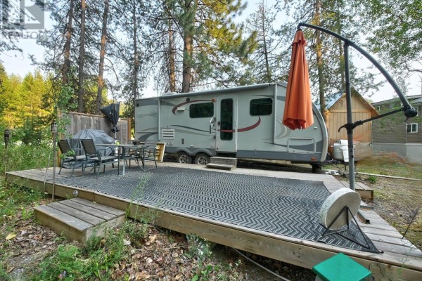 8202 Livesly Road Unit# 2, Yahk, BC V0B2P0 Photo 3