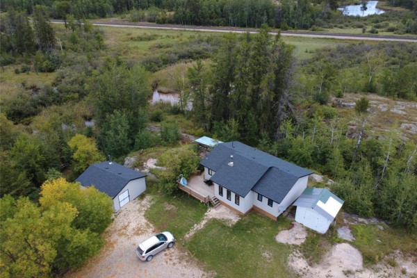 Bedroom - 82075 44 Highway, Rennie, MB R0E1R0 Photo 2