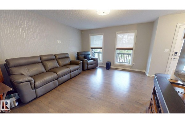 Kitchen - 821 36a Av Nw, Edmonton, AB T6T0S5 Photo 3