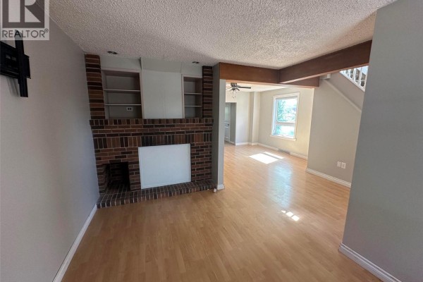 Kitchen - 821 6th Avenue Nw, Moose Jaw, SK S6H4A2 Photo 3