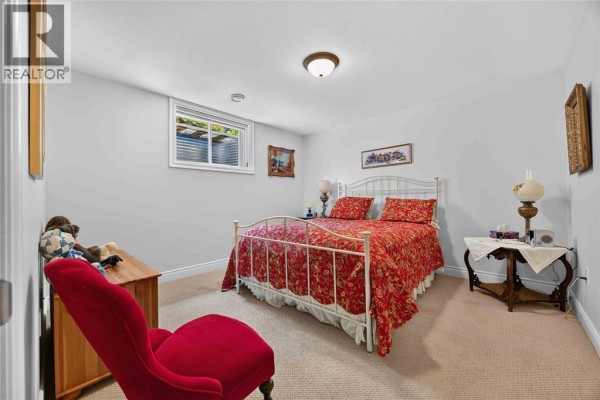 Recreation room - 821 Carriage Way, Sarnia, ON N7W0A5 Photo 5