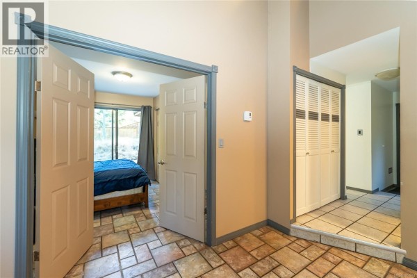 Bathroom - 821 Ebadora Lane, Malahat, BC V0R2L0 Photo 5