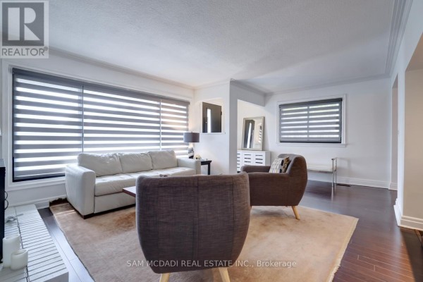 Family room - 821 Parkland Avenue, Mississauga, ON L5H3G6 Photo 5
