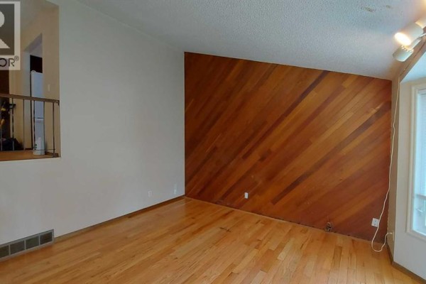 Bedroom - 821 Whitemont Drive Ne, Calgary, AB T1Y3S6 Photo 4