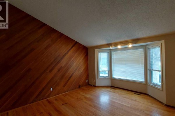Bedroom - 821 Whitemont Drive Ne, Calgary, AB T1Y3S6 Photo 5