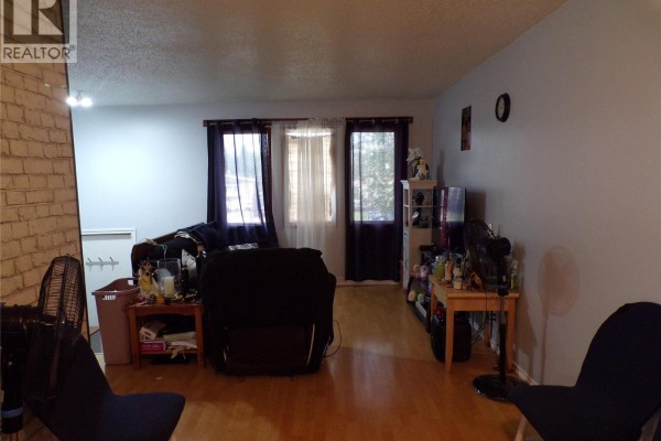 821/823 105 Avenue, Dawson Creek, BC, photo 2
