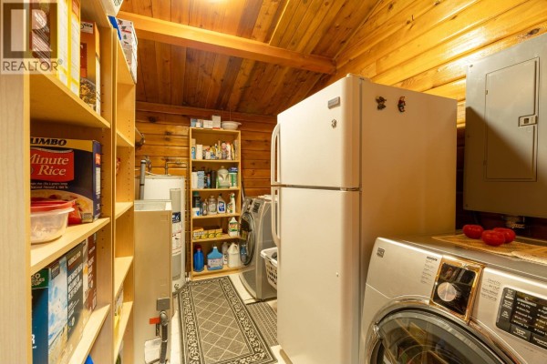 Primary Bedroom - 8210 S 5 Highway, Valemount, BC V0E2Z0 Photo 5