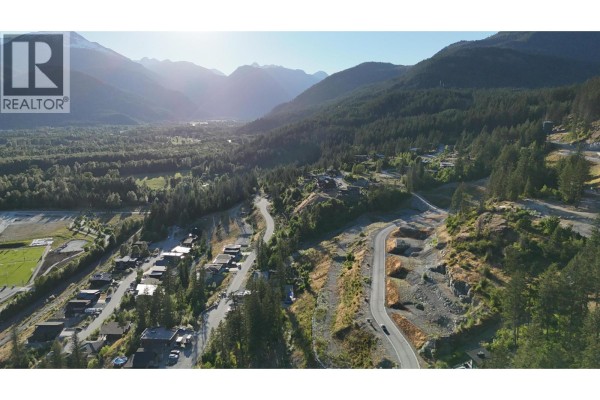 8218 Merlot Peak Drive, Pemberton, BC V0N2L3 Photo 5