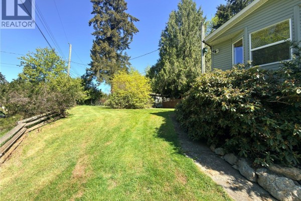 Living room/Dining room - 822 Miller Rd, Parksville, BC V9P1Z1 Photo 5