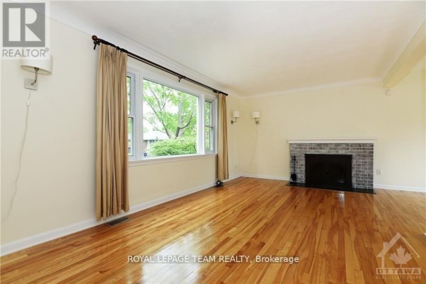 Living room - 822 Quinlan Road, Ottawa, ON K1G1S1 Photo 5