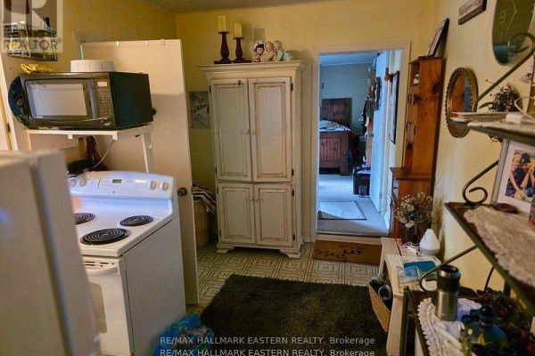 822 St. Mary's Street, Peterborough, ON K9J4H3 Photo 5