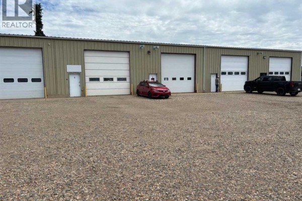 823 3 Avenue E, Brooks, AB T1R0G6 Photo 2