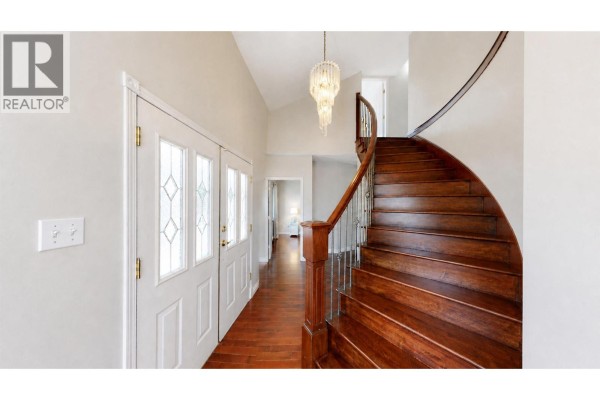 823 Burnaby Street, New Westminster, BC, photo 2