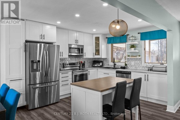 Kitchen - 823 Essa Road, Barrie, ON L4N9G5 Photo 4