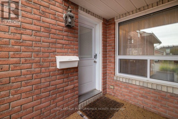Close-up of the front door and mailbox at 823 Nesting Way. - 823 Nesting Way, Ottawa