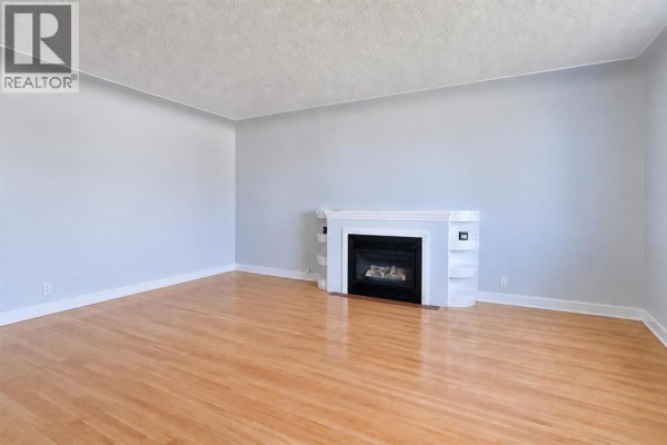 Bedroom - 824 5 Street S, Lethbridge, AB T1J2C6 Photo 3