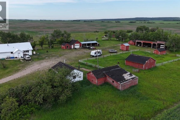 Bedroom - 824058 729 Highway, Rural Clear Hills County, AB T0H2A0 Photo 2