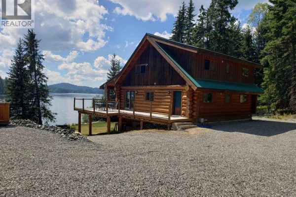 Mud room - 8246 Centennial Road, Bridge Lake, BC V0K1X2 Photo 5