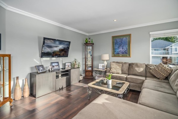 8247 Bowyer Drive, Mission, BC V2V6V9 Photo 4
