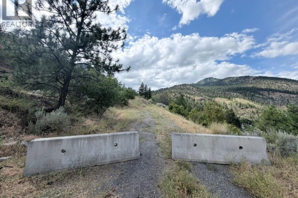 825 Columbia Street, Lillooet, BC V0K1V0 Photo 3