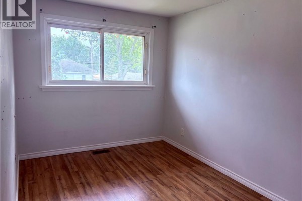 Kitchen/Dining room - 825 Elizabeth Avenue, Sarnia, ON N7S2V6 Photo 5