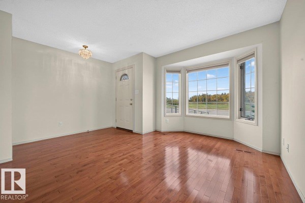 Bedroom 2 - 825 Grandin Dr, Morinville, AB T8R1C7 Photo 5