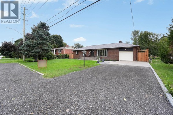 Laundry room - 825 Morton Drive, Lasalle, ON N9J3V3 Photo 3