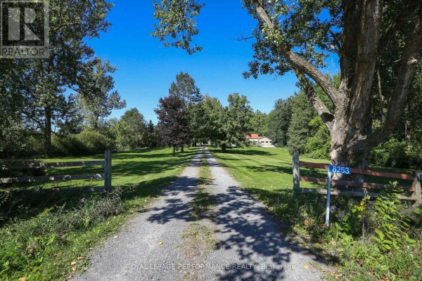 8253 Russell Road, Ottawa, ON K4B1J1 Photo 3