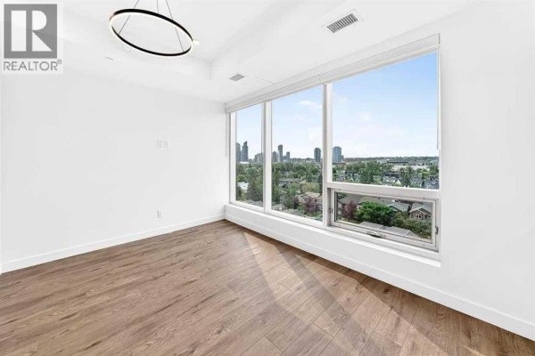 826, 110 18a Street Nw, Calgary, AB T2N5G5 Photo 3