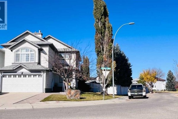4pc Bathroom - 826 Applewood Drive Se, Calgary, AB T2A7R6 Photo 2