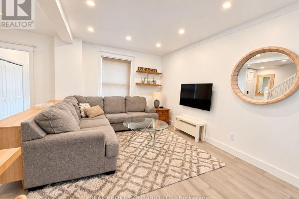 Bedroom - 826 Beach Boulevard, Hamilton, ON L8H6Z5 Photo 5