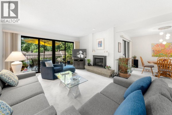 826 Frederick Road, North Vancouver, BC V7K2Y3 Photo 2
