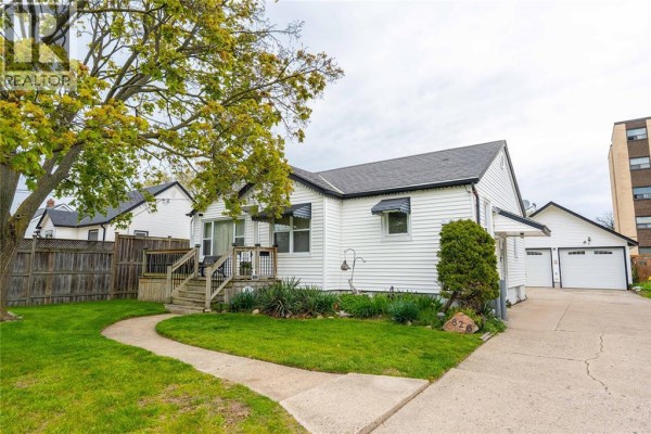 826 Lynwood Avenue, Sarnia, ON, photo 2