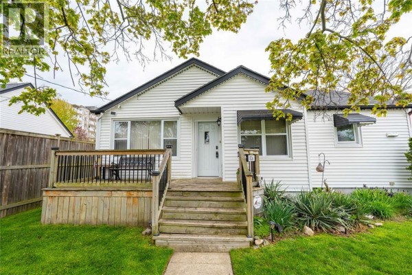 826 Lynwood Avenue, Sarnia, ON, photo 3