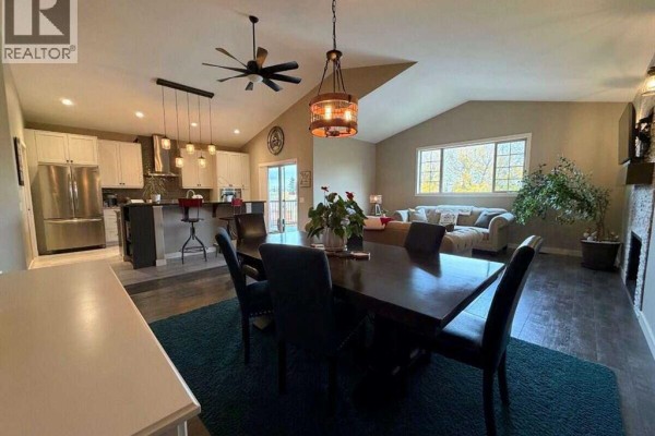 Kitchen - 826 Stonehaven Drive, Carstairs, AB T0M0N0 Photo 3